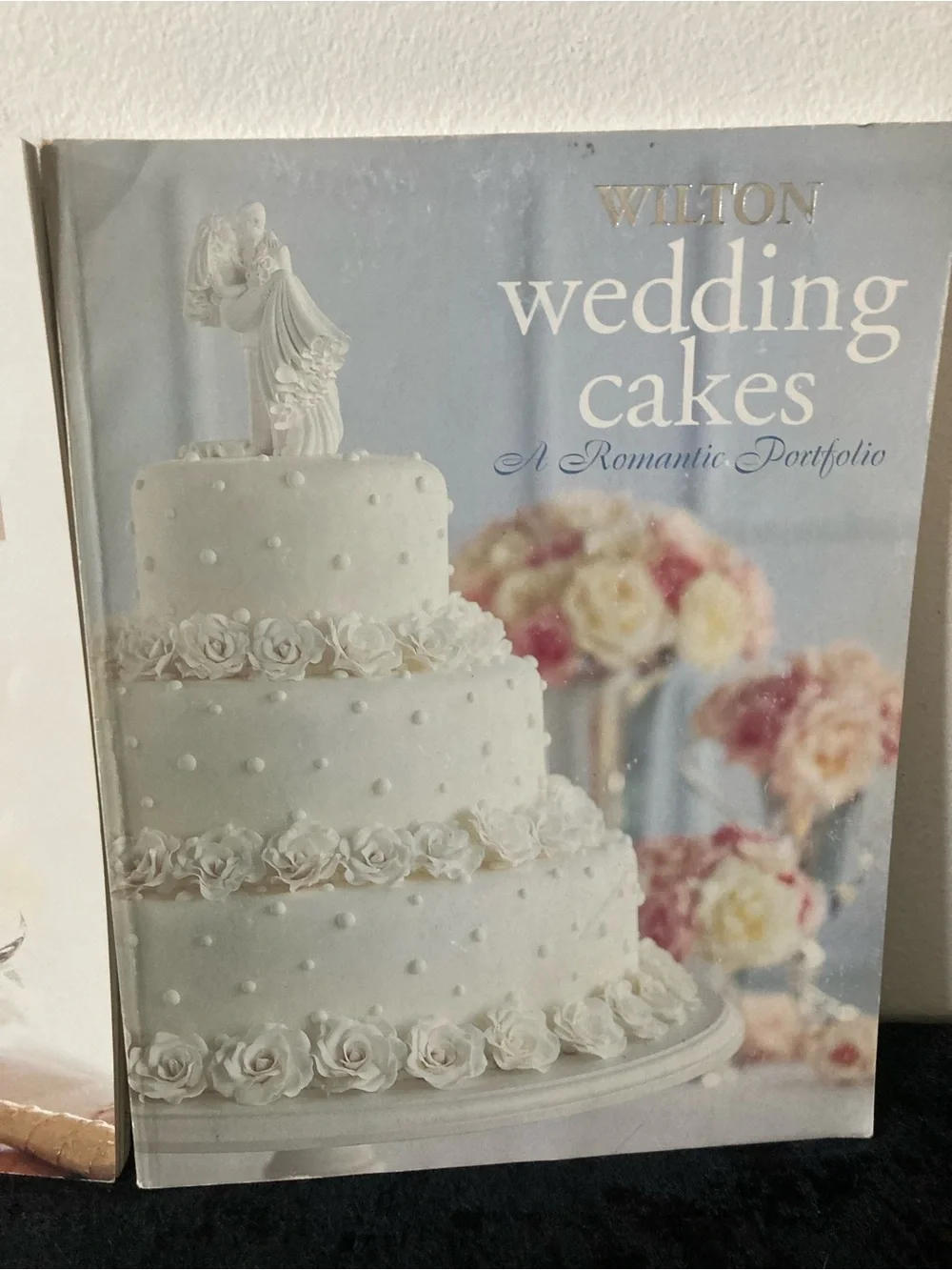 Wilton Wedding and Specialty Cake Decorating Guide Lot of 2